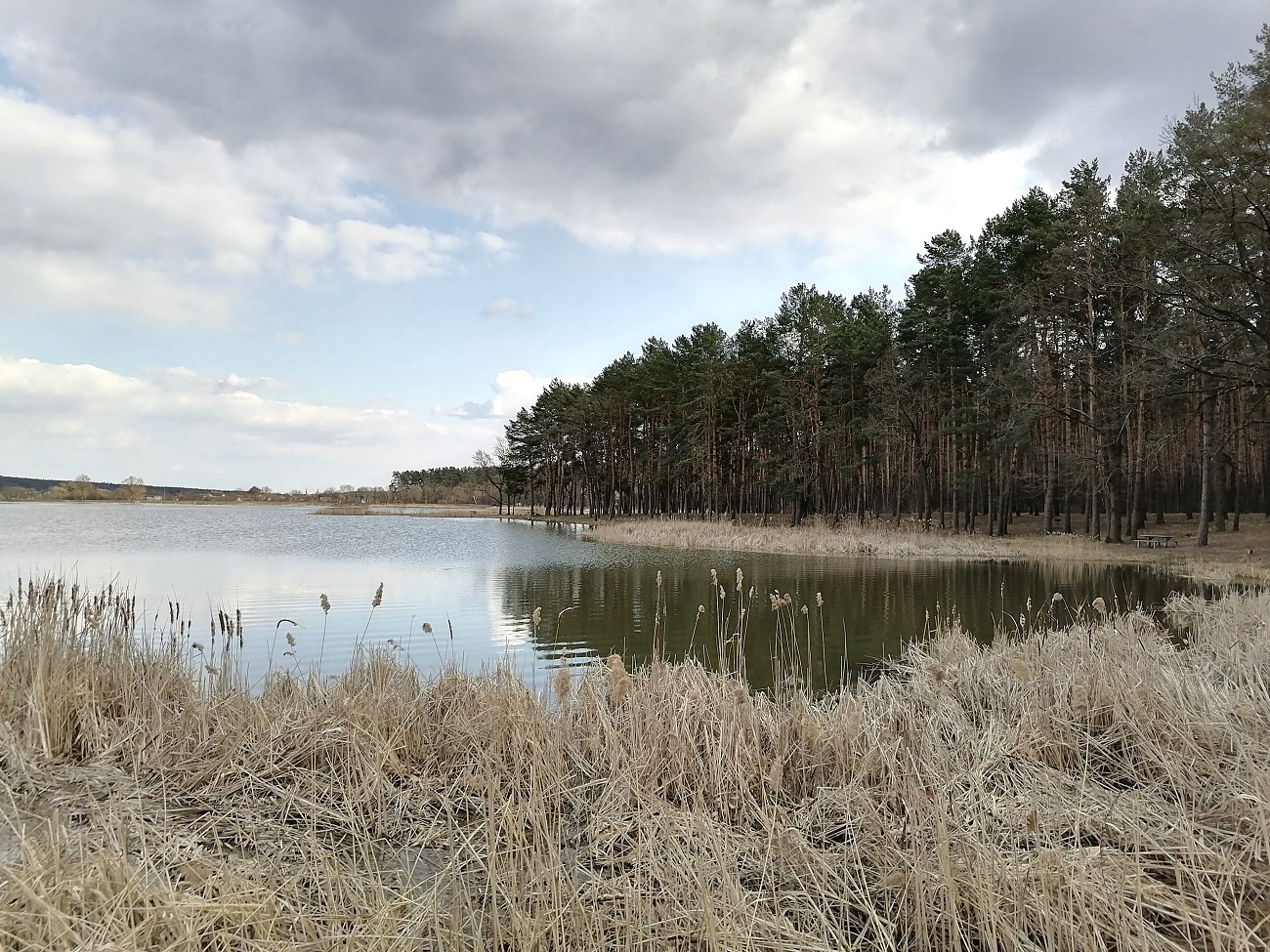 Каскады озер и весенние пейзажи: лучшие локации для пикника рядом с Киевом
